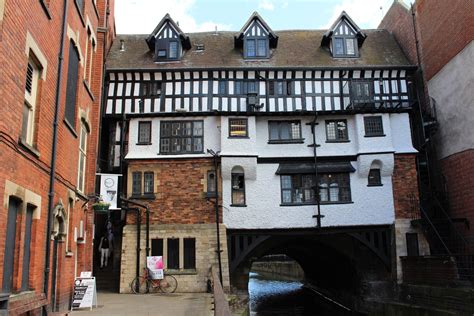 tudor bridge houses